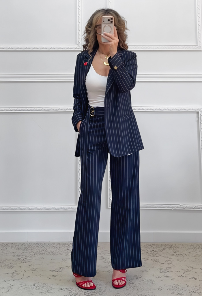 Ριγέ κοστούμι