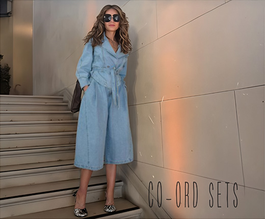 Δείτε όλα τα τζιν παντελόνια της νέας κολεξιόν Sofi Accessories Thiva